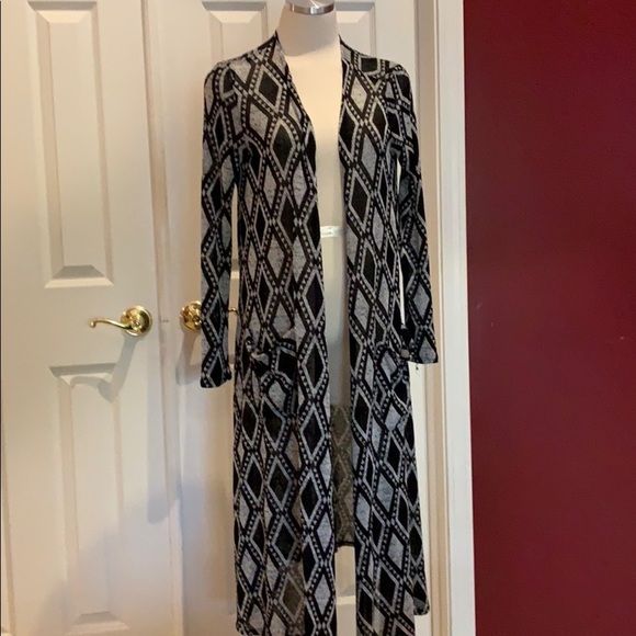 Lularoe Sarah Cardigan - Rare Thin Fabric - Picture 2 of 5